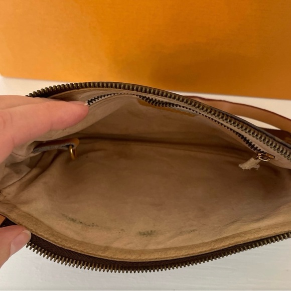 Louis Vuitton Pochette Monogram Purse - Picture 5 of 15